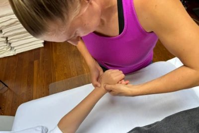 Schmerzen im Handgelenk - individuelle Physiotherapie