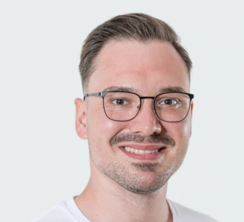 Im Team place to be. physio and more: Gunnar Linemayer Gunnar Linemayer Portraitfoto Therapeutin